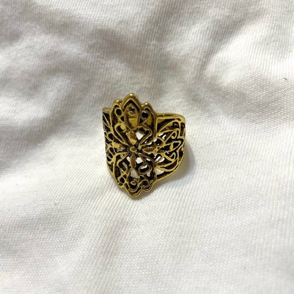 Golden Siren Ring Size 7 - Picture 2 of 4